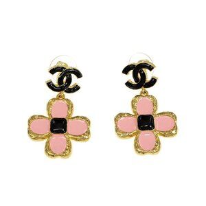 Chanel Flower Motif Earrings Pair Abc244 Pink Black Gold Color Accessori